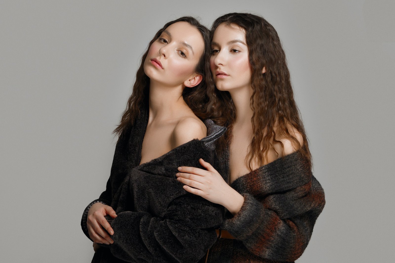 young-fashion-model-in-knitted-woolen-coat-posing.jpg